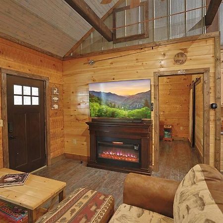 Rustic Modern Cabin With Hot Tub Near Rafting And Great Smokey Mountains Брайсон-Сити Экстерьер фото