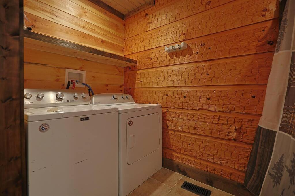 Rustic Modern Cabin With Hot Tub Near Rafting And Great Smokey Mountains Брайсон-Сити Экстерьер фото