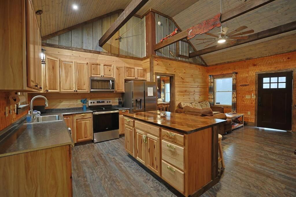 Rustic Modern Cabin With Hot Tub Near Rafting And Great Smokey Mountains Брайсон-Сити Экстерьер фото