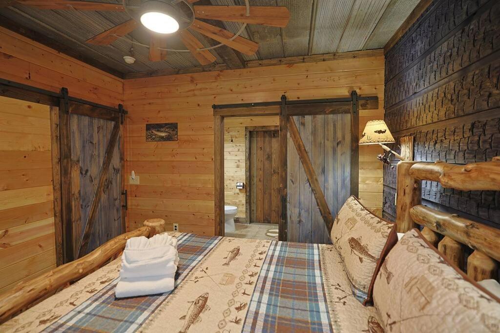 Rustic Modern Cabin With Hot Tub Near Rafting And Great Smokey Mountains Брайсон-Сити Экстерьер фото