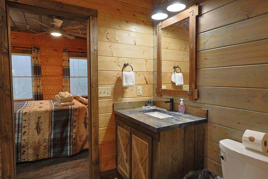 Rustic Modern Cabin With Hot Tub Near Rafting And Great Smokey Mountains Брайсон-Сити Экстерьер фото