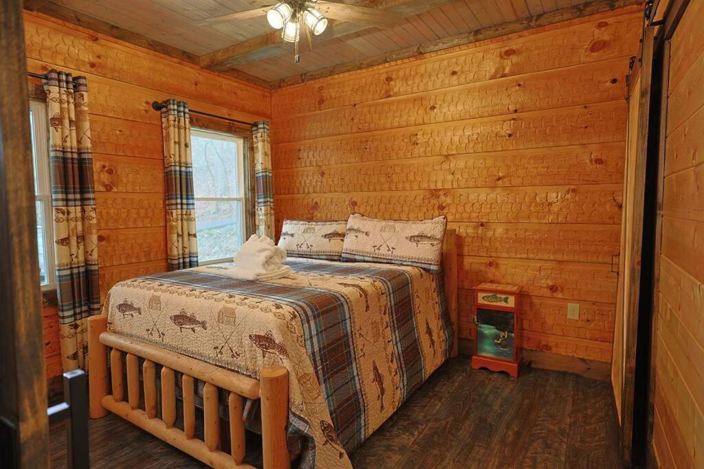 Rustic Modern Cabin With Hot Tub Near Rafting And Great Smokey Mountains Брайсон-Сити Экстерьер фото